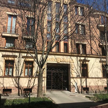 Ik Apartment Debrecen Bagian luar foto