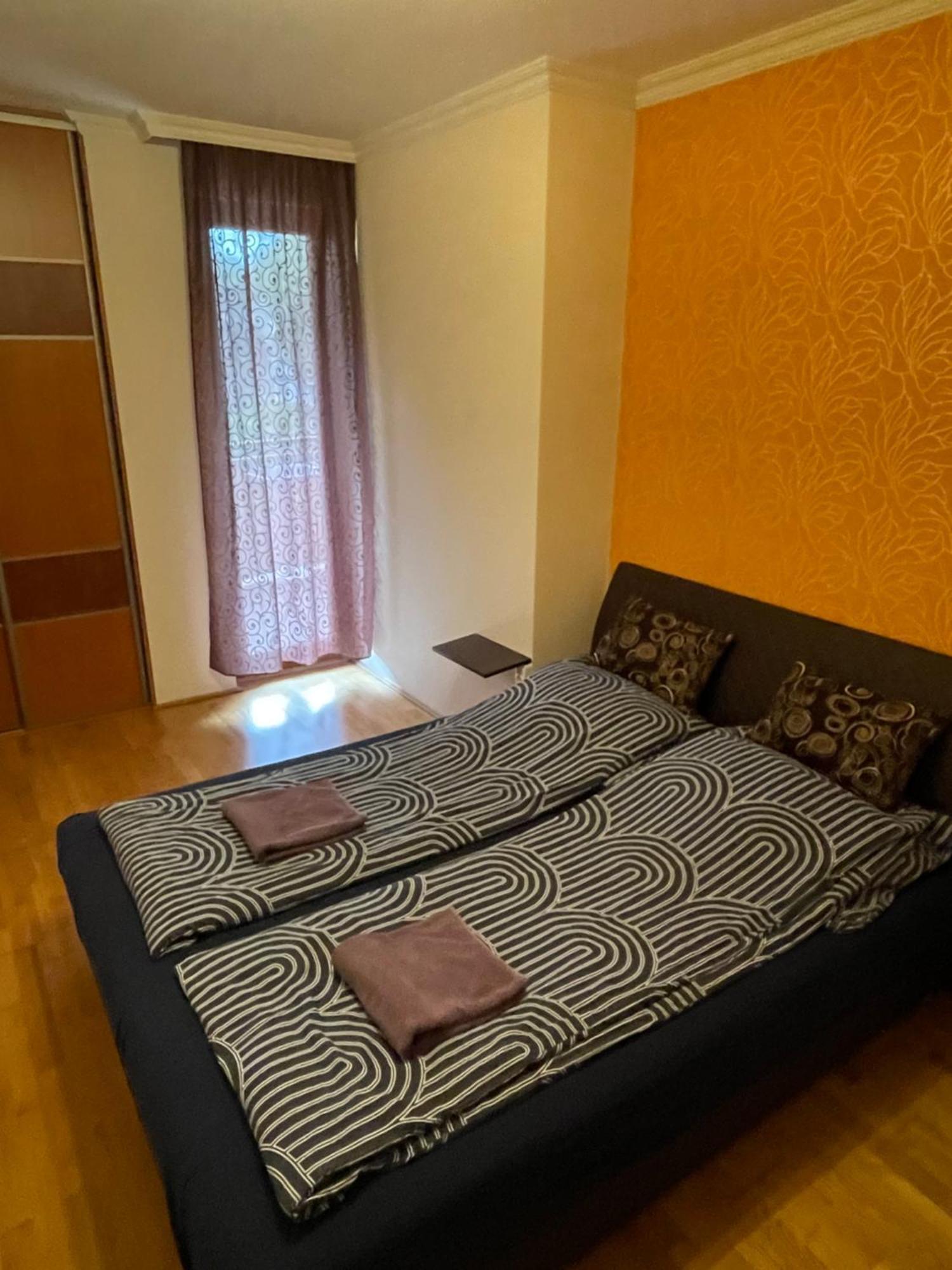 Ik Apartment Debrecen Bagian luar foto